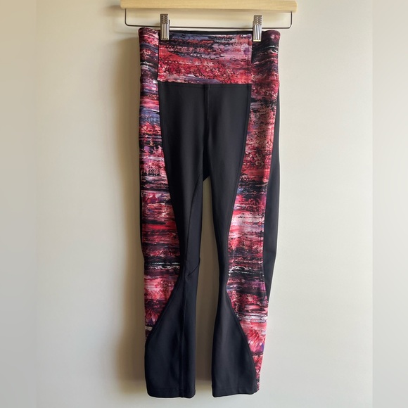 Lululemon Sweat & Repeat Crop *21" Black/Dahliascape Multi 4 - Picture 6 of 15